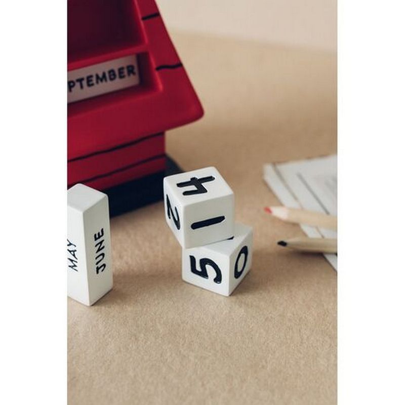 Calendar 3D Perpetual Snoopy Doghouse